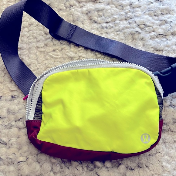 lululemon athletica Bags Rare Lululemon Everywhere Belt Bag Poshmark